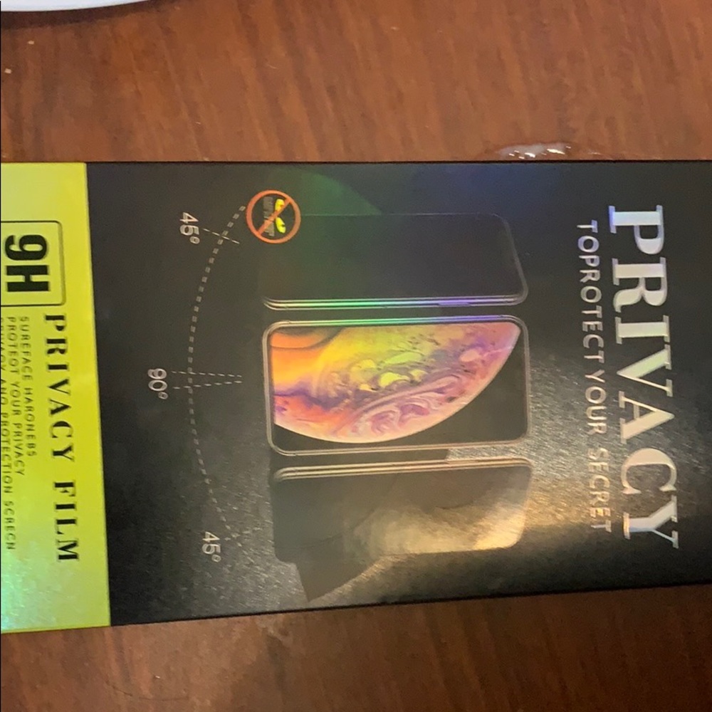 Privacy screen protector